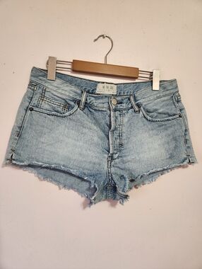 Free People "We The Free" Loving Good Vibrations Cutoff Denim Shorts Size 28
